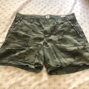 Green camo chino shorts
